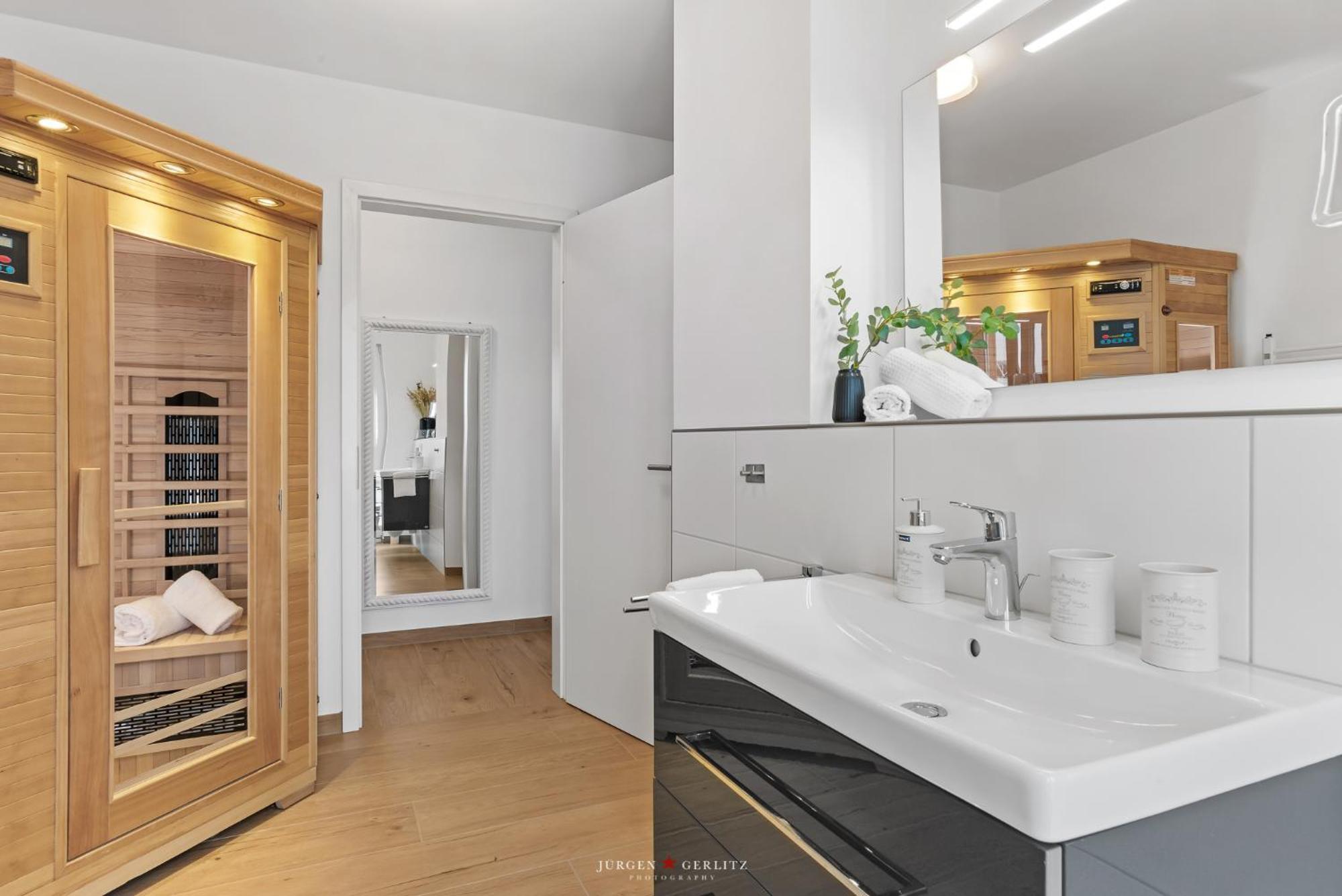 Sea Apartment Mojo- Meerblick, Infrarotauna, Terrasse Олпениц Екстериор снимка